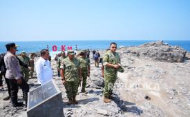 Kepala Badan Nasional Pengelola Perbatasan dan Daerah Terpencil (BNPPDT) Jenderal TNI Maruli Simanjuntak saat kunjungan di titik nol kilometer di Rote Ndao, NTT, Sabtu(24/10/2026).