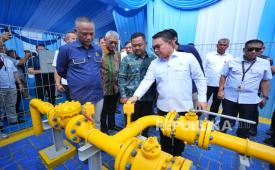 Kepala Staf Kepresidenan Jenderal (Purn.) Prof. Dr. Dudung Abdurachman, S.E., M.M. yang didampingi oleh Direktur Perencanaan dan Pembangunan Infrastruktur Minyak dan Gas Bumi (Migas) Kementerian Energi dan Sumber Daya Mineral (ESDM) Agung Kuswardono serta Direktur Infrastruktur dan Teknologi PGN Hery Murahmanta ke jargas di Gresik dan Sidoarjo.