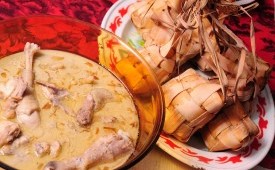 Hidangan khas Lebaran ketupat opor (ilustrasi). Selama dua hari 