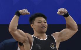 Lifter Indonesia Rahmat Erwin Abdullah berhasil menyabet medali emas angkat besi putra 75 kg Asian Games 2026 di Nagoya, Jepang, Sabtu (26/9/2026).