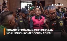 Mantan mendikbidudristek Nadiem Makarim saat akan menjalani sidang dakwaan di Pengadilan Tipikor pada PN Jakpus, Senin (5/1/2026).