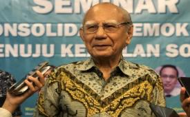 Emil Salim.