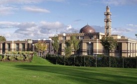 Masjid ICCI Irlandia. Indeks keislaman tertinggi diraih negara-negara Barat non-Muslim.