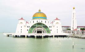 Masjid Selat Melaka