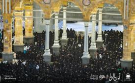 Masjidil Haram di Makkah menyaksikan lonjakan jamaah wanita pada hari pertama dan kedua haji, yang dikenal sebagai hari Khullaif. Mereka berpakaian serba hitam.