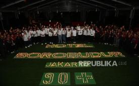 Melampaui durasi standar Earth Hour selama 60 menit, Hotel Borobudur Jakarta bersama Artha Graha Peduli (AGP) konsisten mengimplementasikan inisiatif ini selama 90 menit.