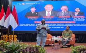 Menteri Hak Asasi Manusia (HAM) Natalius Pigai memberikan kuliah umum di Fakultas Ilmu Sosial-Politik (Fisip) Universitas Diponegoro, Kota Semarang, Jawa Tengah, Kamis (30/10/2025).