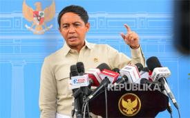 Menteri Kehutanan (Menhut) Raja Juli Antoni di Kompleks Istana Kepresidenan Jakarta, Selasa (4/2/2025).