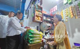 Menteri Pertanian (Mentan) Andi Amran Sulaiman saat meninjau Pasar Bulu, Semarang, Jawa Tengah, Sabtu (23/8/2025).