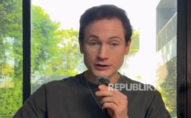 Miliarder teknologi sekaligus biohacker Bryan Johnson. Dia mengungkap bahwa dirinya didiagnosis menderita penyakit autoimun yang tidak dapat disembuhkan yaitu autoimun gastritis (AIG).