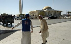 Para jamaah haji asal Afghanistan tiba di Bandara Amir Muhammad bin Abdulaziz Madinah, Selasa (17/7).