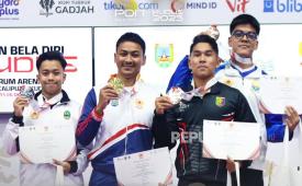 Para pemenang di PON Beladiri Kudus 2025 untuk cabang olahraga Karate nomor Kata Perorangan Putra.