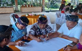 Para Pelaku Desa Wisata Penglipuran Bali Mengikuti Pelatihan Peningkatan Manajemen 