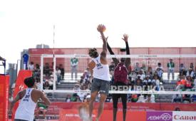 Pemain tim voli pantai Indonesia Sofyan Rachman Efendy mencoba melepaskan smes saat menghadapi tim Qatar pada final voli pantai putra Asian Games 2026, Sabtu (3/10/2026). Sofyan Rachman Efendy bersama rekannya Bintang Akbar harus puas meraih medali perak karena kalah 1-2. Kekalahan di antaranya disebabkan Bintang yang cedera pada akhir set pertama. 