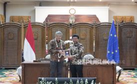 Pemprov Jatim dan Uni Eropa bekerja sama untuk menekan emisi dari produksi beras di Jawa Timur. 