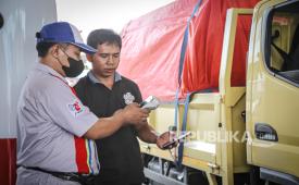 Pengecekan STNK untuk beli BBM di Sumatera Selatan