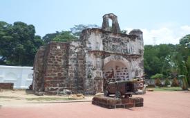 Peninggalan benteng Portugis di Melaka, Malaysia.