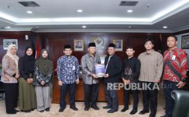 Pertemuan Amanah Takaful dengan Wakil Ketua MPR Hidayat Nur Wahid mengulas program majelis taklim Bertaawun belum lama ini.