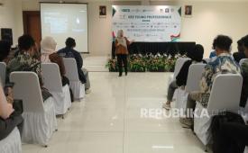 Peserta mengikuti Workshop Young Professional dalam rangkaian IEEE YESIST12 2026 yang membahas pengembangan pengetahuan dan pengalaman menjadi peluang.