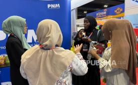 PNM ikut serta dalam ajang Malaysia International Halal Showcase (MIHAS) 2025 yang berlangsung di Malaysia International Trade and Exhibition Centre (MITEC), Kuala Lumpur, pada 17–20 September 2025. Dalam pameran halal terbesar dunia ini, PNM menghadirkan produk unik kearifan lokal dari nasabah Mekaar, Lina Marlina, yaitu manisan terong ungu.