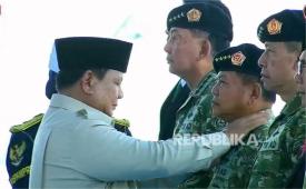 RI President General (Purn) Prabowo Subianto officially bestows the rank of Honorary General on five retired three-star senior officers.