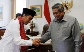 Presiden Susilo Bambag Yudhoyono (kanan) dan Jokowi dalam sebuah pertemuan beberapa saat lalu. (Dokumen)