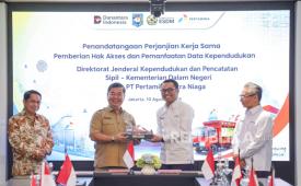 PT Pertamina Patra Niaga dan Direktorat Jenderal Kependudukan dan Pencatatan Sipil (Ditjen Dukcapil) Kementerian Dalam Negeri menandatangani Perjanjian Kerja Sama (PKS) tentang Pemberian Hak Akses dan Pemanfaatan Data Kependudukan dalam Layanan Lingkup PT Pertamina Patra Niaga, di Grha Pertamina, Jakarta