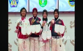 Rasikhah Restu Faadhilah, mahasiswi Universitas Bina Sarana Informatika (UBSI) kampus Pontianak menjadi juara 1 PON Beladiri 2025 di cabang Tarung Derajat.