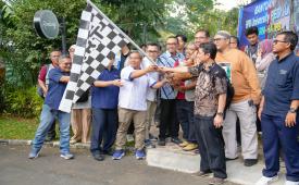 Rektor IPB University, Dr Alim Setiawan Slamet, S.T.P., M.Si., resmi melepas keberangkatan barang bantuan IPB University Peduli dan Aksi Relawan Mandiri Himpunan Alumni IPB (ARM HA-IPB) untuk masyarakat terdampak gempa bumi di Nusa Tenggara Timur (NTT).
