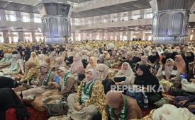 Ribuan guru ngaji  hadiri Silaturahim Tilawati Nasional di Masjid Istiqlal, Jakarta, Sabtu (12/7/2025).
