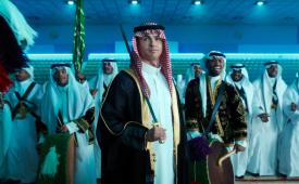 Ronaldo mengenakan pakaian tradisional Arab Saudi