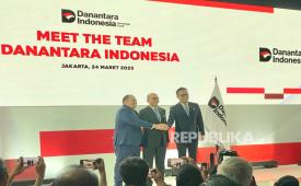 Rosan Roeslani, Kepala Badan / Chief Executive Ocer (CEO) Danantara Indonesia, Dony Oskaria, Chief Operating Ocer (COO) Danantara Indonesia Pandu Sjahrir, Chief Investment Ocer (CIO) Danantara Indonesia.