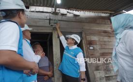 Rumah warga Desa Aek Horsik kini teraliri listrik. Berkat listrik PLN, anak-anak mereka bisa belajar di malam hari.
