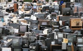 Sampah elektronik.