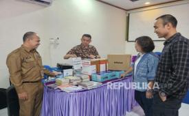 SANF donasikan lebih dari 150 buku non mata pelajaran, jaringan internet, dan proyektor kepada SMPN 2 Penajam Paser Utara.