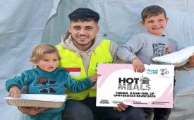 Sebanyak 2.100 paket makanan hangat dari kemitraan AMAL dan Komunitas Girl Up Universitas Brawijaya berhadil didistribusikan kepada pengungsi di Camp Ardh Filisthin, Gaza Utara.