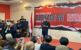 Sekretaris Jenderal PDIP Hasto Kristiyanto saat menghadiri halal bihalal di Kantor DPN Barikade 98, di Jakarta, Selasa (7/5/2024).