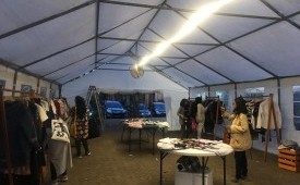 Setali menggelar garage sale di Taman Kenari, Kebayoran, Sabtu (21/9). 