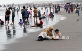 Suasana di Pantai Parangtritis di Kabupaten Bantul, Sabtu (27/12/2024).