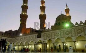  Suasana Masjid Al-Azhar yang terletak di kawasan Universitas Al-Azhar di Kairo, Mesir.  