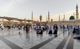 Suasana Masjid Nabawi, Madinah, Arab Saudi.