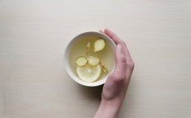 Teh jahe (ilustrasi). Teh jahe dinilai dapat menjadi alternatif minuman untuk menambah variasi asupan cairan sehari-hari.