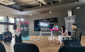 TikTok Shop by Tokopedia berkolaborasi dengan GIK UGM menghadurkan Certified LIVE Host TikTok di UGM Shop, Kamis (25/9/2025).