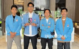 Tim mahasiswa Program Studi Sains Data yang tergabung dalam Tim Hello World berhasil melaju ke Grand Final IEEE YESIST12 2026, ajang inovasi teknologi bergengsi yang mempertemukan talenta muda dari berbagai negara.