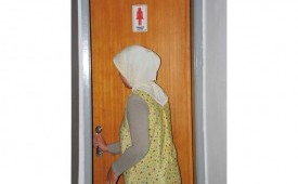 Toilet wanita (ilustrasi). Buang air besar sekali sehari adalah hal yang masuk akal dan sehat, tidak melakukannya setiap hari bukan berarti seseorang sedang dalam masalah medis.