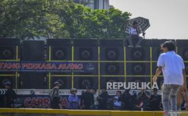 Tumpukan pengeras suara yang membentuk sistem suara horeg di Jl. Sudirman, Jakarta, 20 Oktober 2024. 