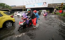 Hujan, Petir, dan Angin Kencang Masih Intai Jatim Sepekan ke Depan