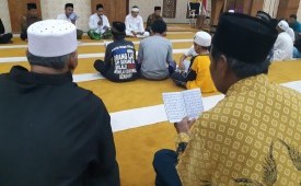 Tahlilan Malam Jumat Beserta Latin dan Terjemahan