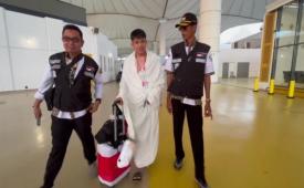  Witan Sulaeman tiba bersama istri dan rombongan 18 anggota keluarga akan menjalankan ibadah haji di Tanah Suci.