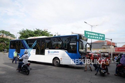 Transjakarta Jadi Transportasi 'Primadona' Warga Jabodetabek Habiskan Libur Lebaran